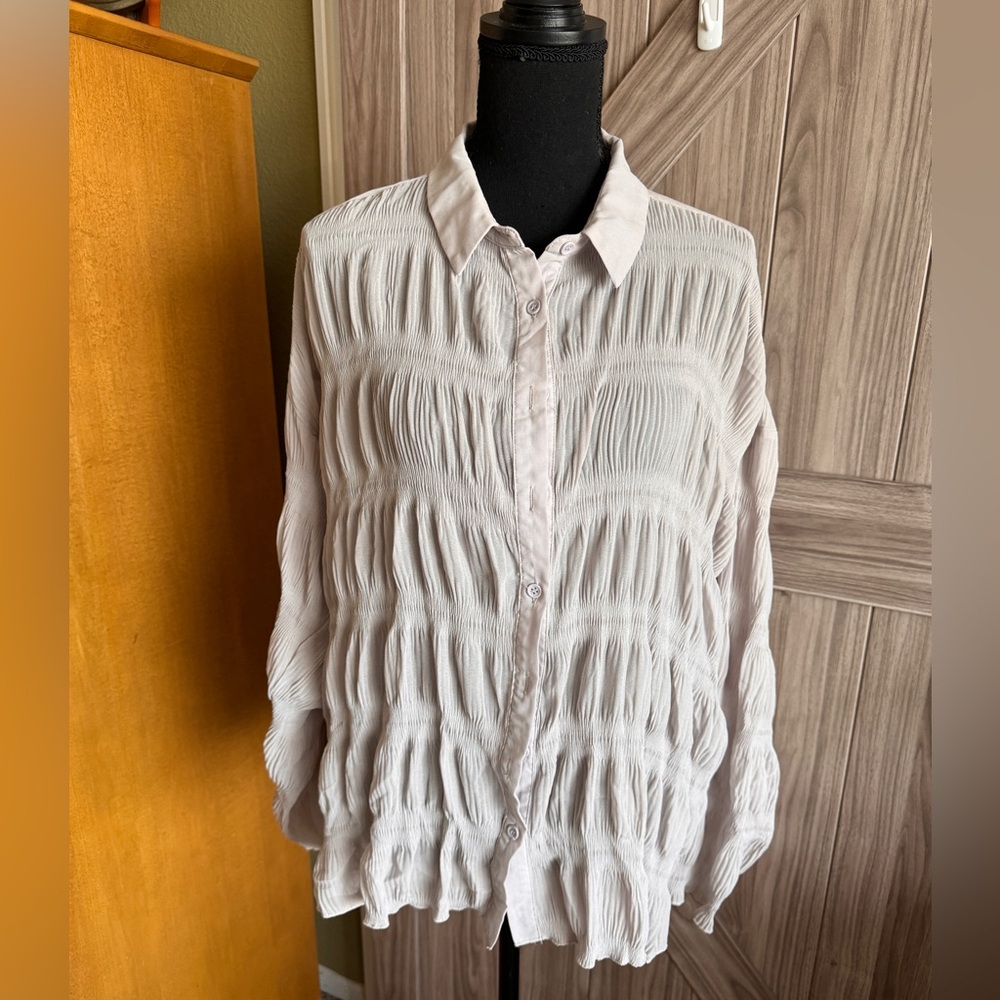 Missguided petite button front long sleeved gray blouse